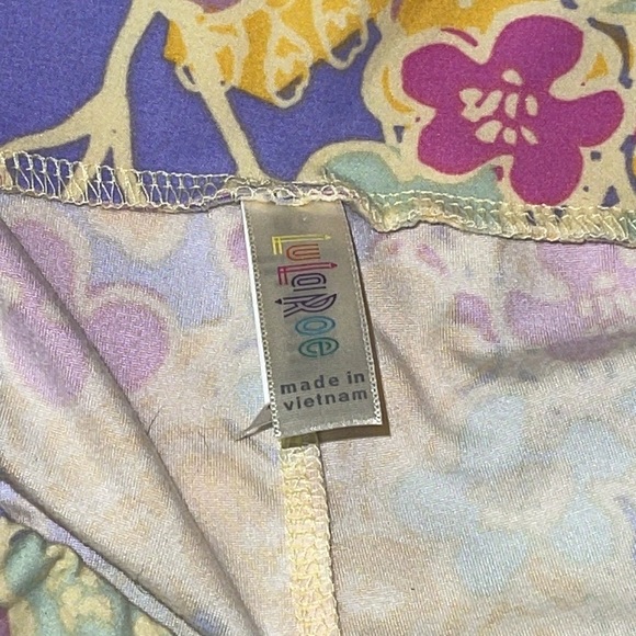 LuLaRoe Tall & Curvy Springtime Leggings - Picture 4 of 4